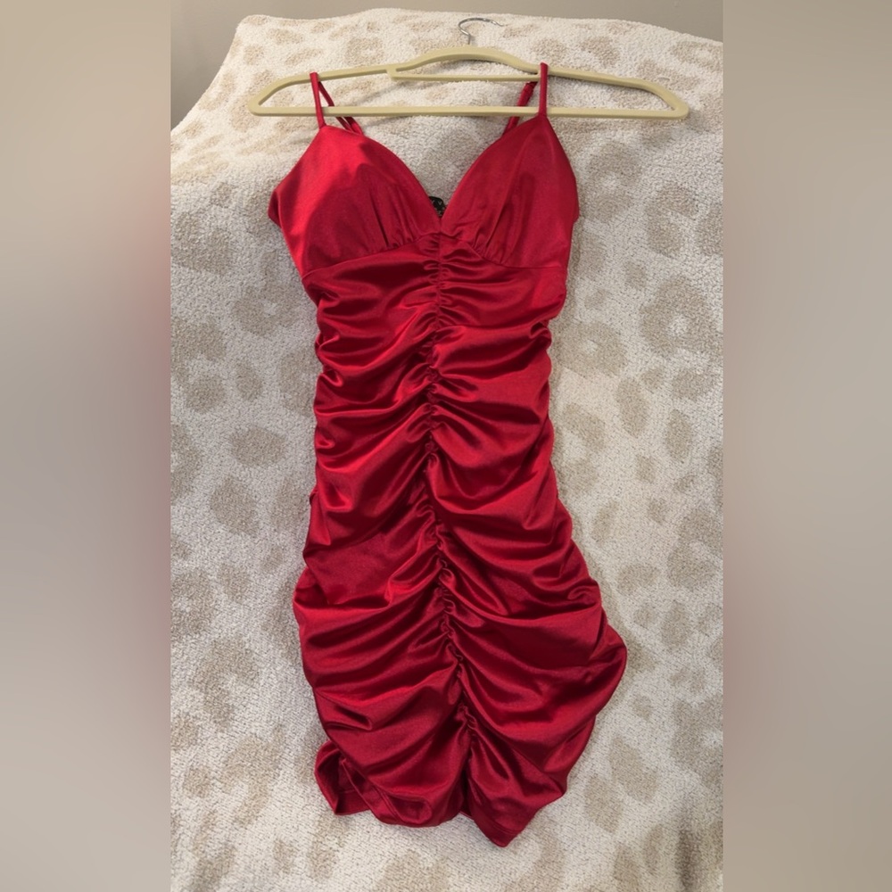 Red Ruched Sweetheart Bodycon Mini Dress